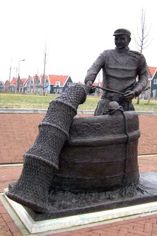 Visser met net in Volendam (2007)
