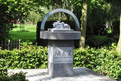 Monument MKZ crisis (2002)