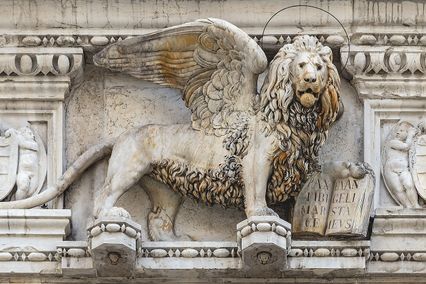 Gevleugelde leeuw op Sint Mark's kathedraal in Venetie